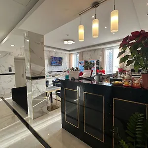 3* فندق Midway